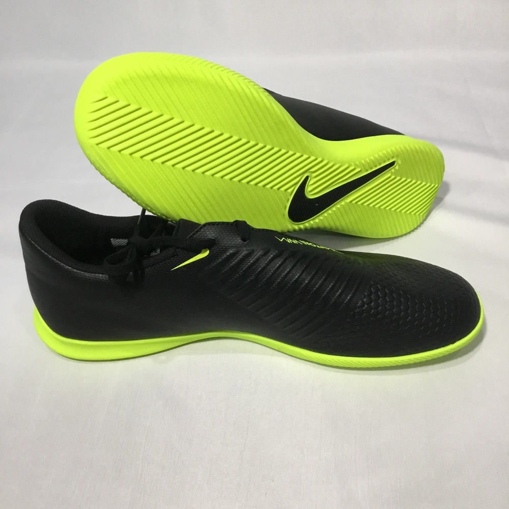Nike Men Phantom Venom Club IC (12)